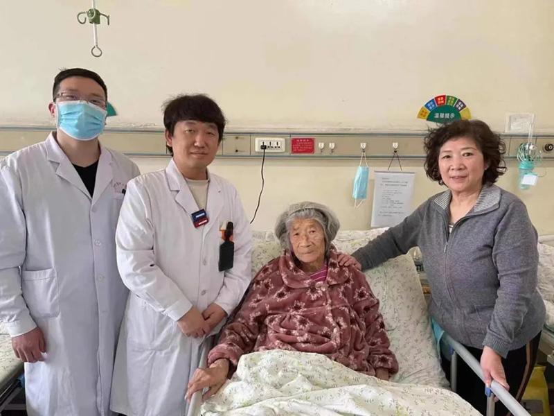 小切口解决大问题 96岁高龄老人股骨粗隆间骨折多学科团队创造奇迹