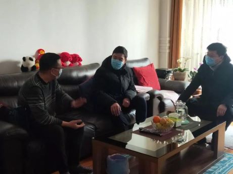 【驰援故事】我们是你们的坚强后盾！锦州市中心医院领导慰问一线医务人员家属（内附 致奔赴湖北医疗队医务工作者家属的慰问信）