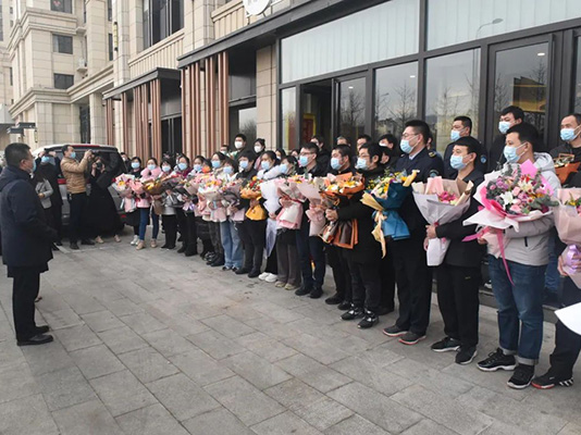 锦州市中心医院支援大连新冠肺炎疫情医务人员圆满完成任务凯旋归来