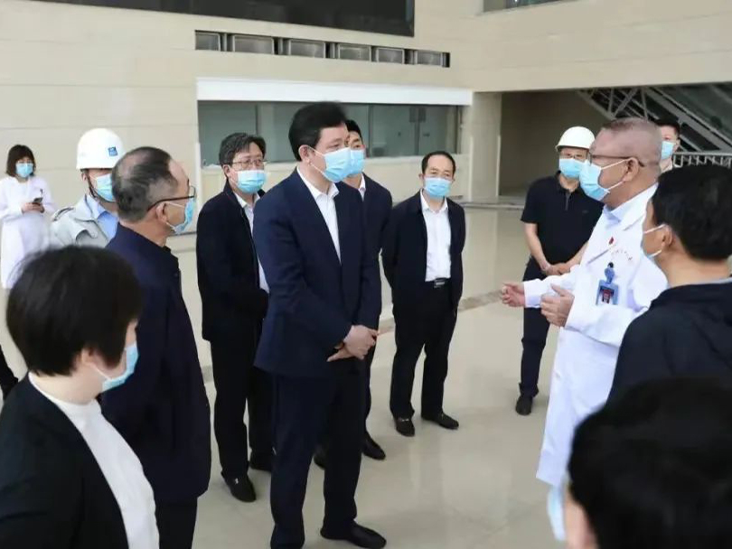 市委书记靳国卫实地调研锦州市中心医院门诊病房楼项目进展情况
