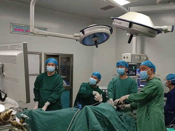 优势技术｜普外二科成功完成结肠“双原发癌” 腹腔镜下根治手术