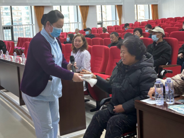 品牌科室｜“了解风险，了解应对”锦州市中心医院开展联合国糖尿病日义诊-讲座-糖友会系列活动