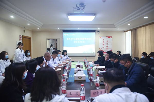 锦州市委副秘书长（兼）、市卫健委党组书记、主任胡占升一行到锦州市中心医院调研住院医师规范化培训工作