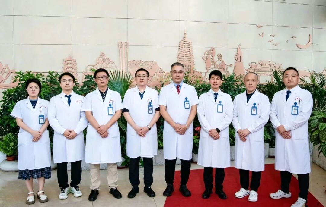 品牌学科|40 厘米巨大肿瘤，多学科协作成功切除！锦州市中心医院普外二科再次挑战手术禁区